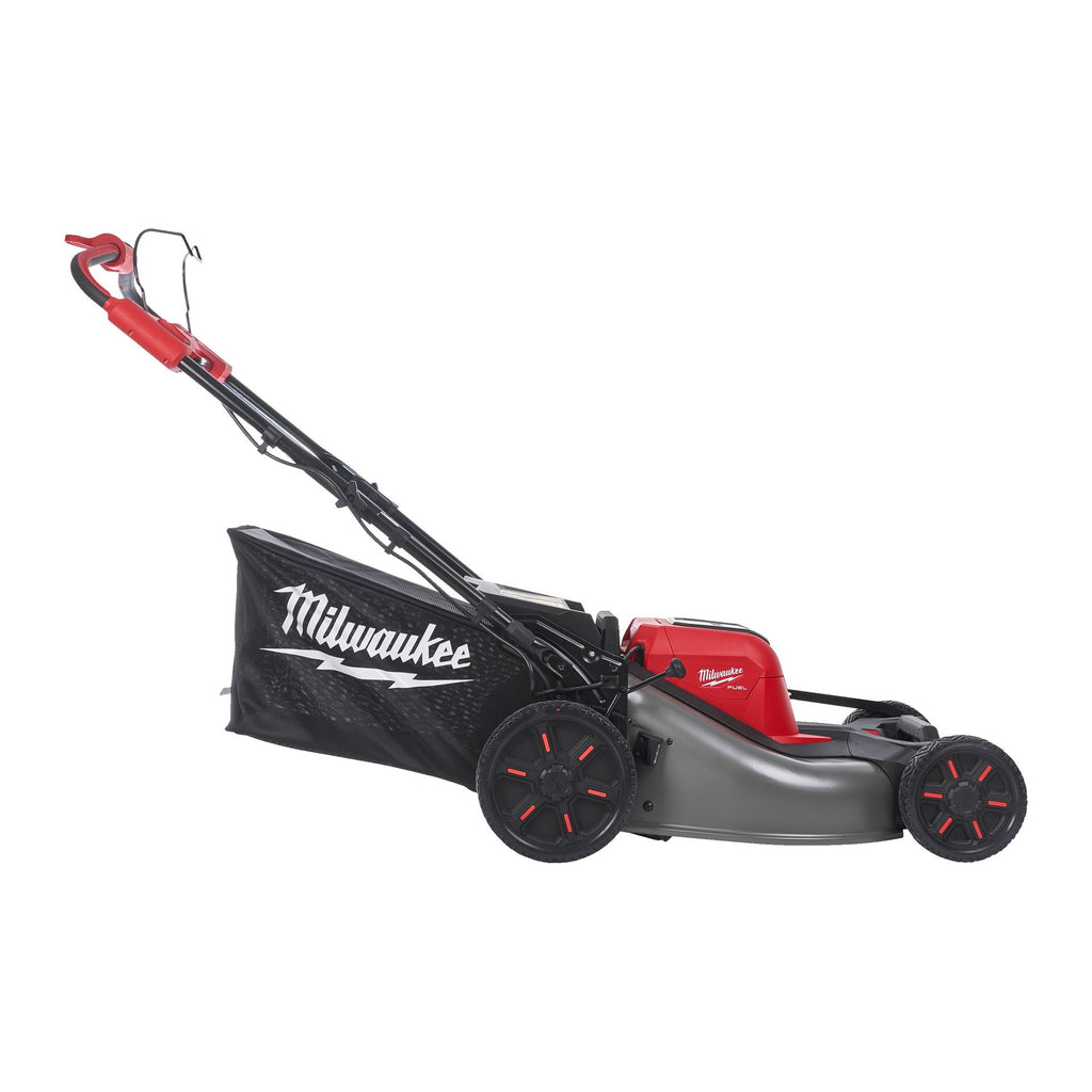 Cortacésped M18 FUEL™, capacidad de corte 53cm, con 2 baterías y cargador - Modelo M18F2LM53-122 Milwaukee